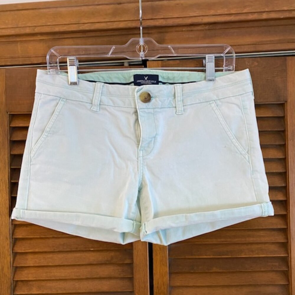 American Eagle Outfitters Women's Midi Shorts Size 6